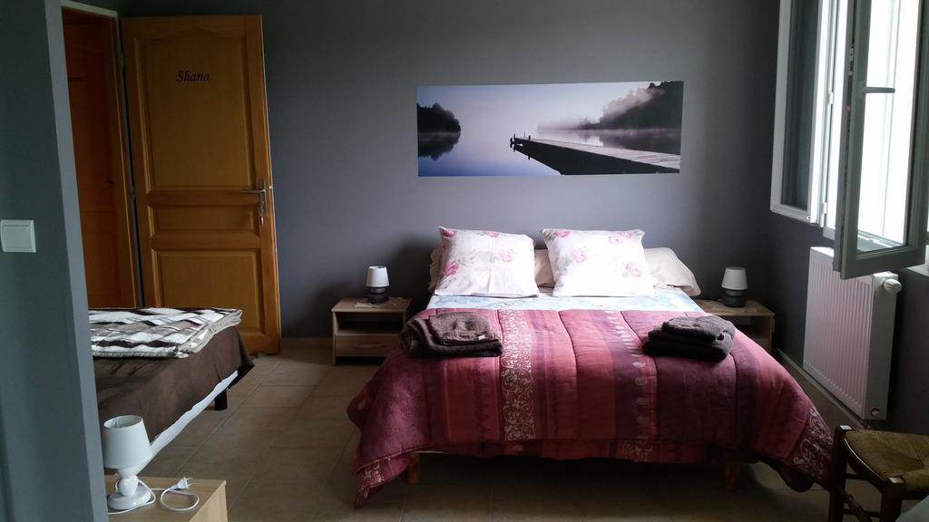Chambres D'Hotes Les Maisses Mison Bilik gambar